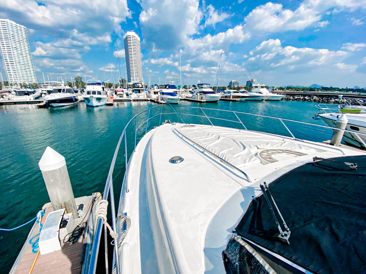 เรือยอชต์มอเตอร์ขนาด 55 ฟุต