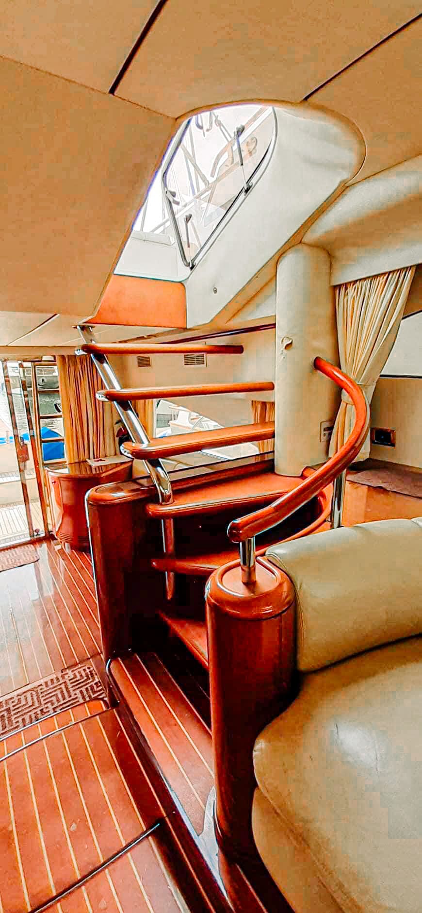 เรือยอชต์มอเตอร์ขนาด 55 ฟุต