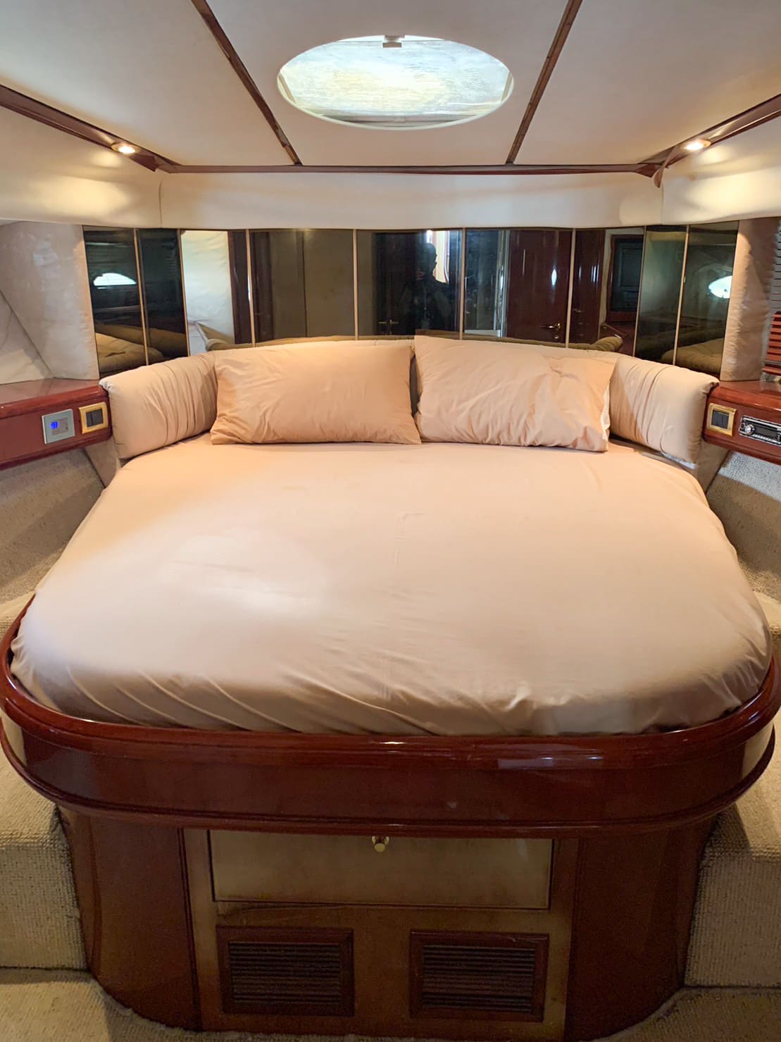 เรือยอชต์มอเตอร์ขนาด 55 ฟุต