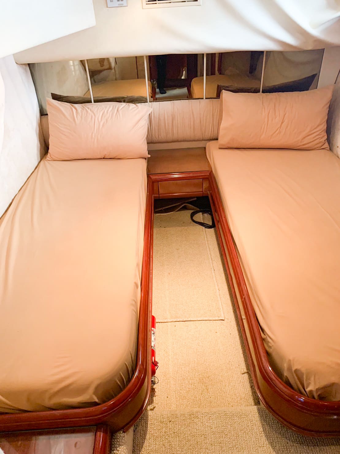 เรือยอชต์มอเตอร์ขนาด 55 ฟุต