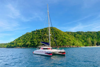 Zoe: 46-foot catamaran