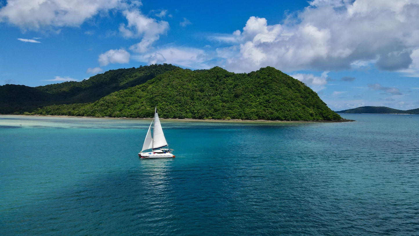 Zoe: 46-foot catamaran